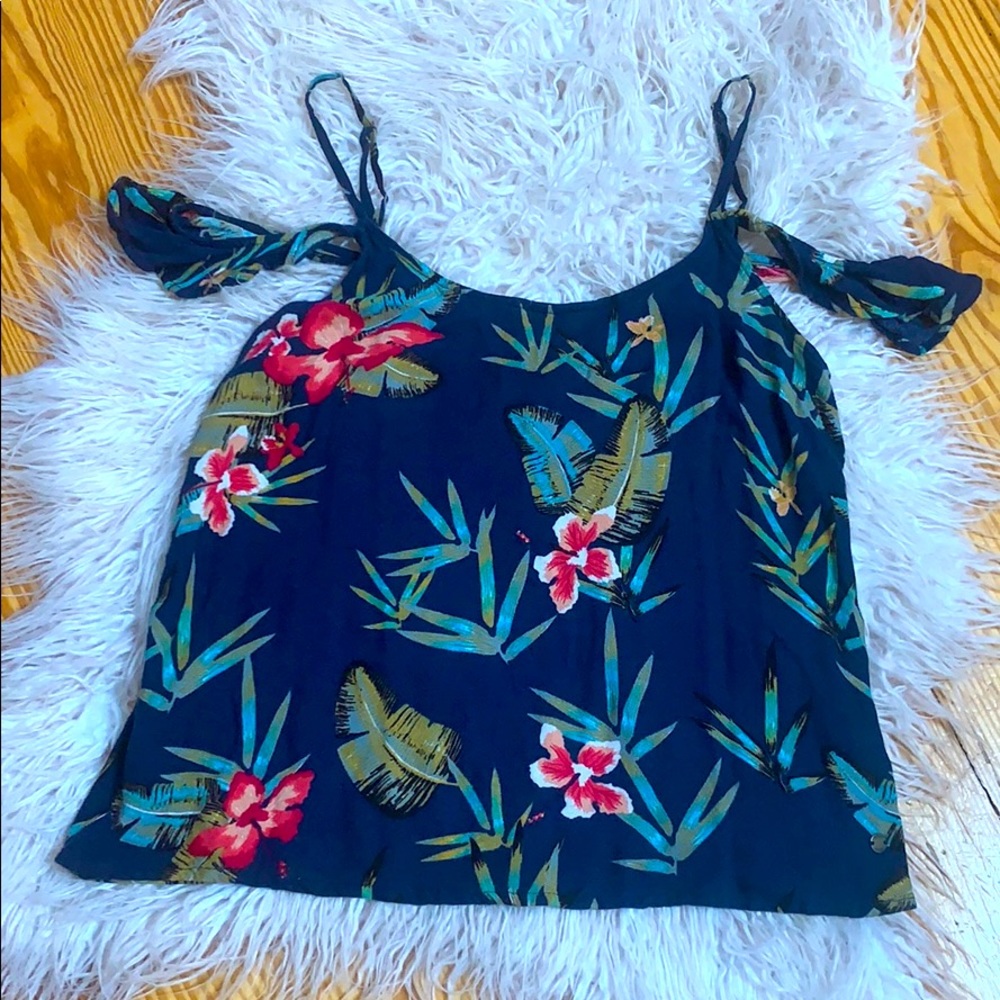 ROXY Flutter Sleeve Flowy Blouse 🌴🌸🌺🌞